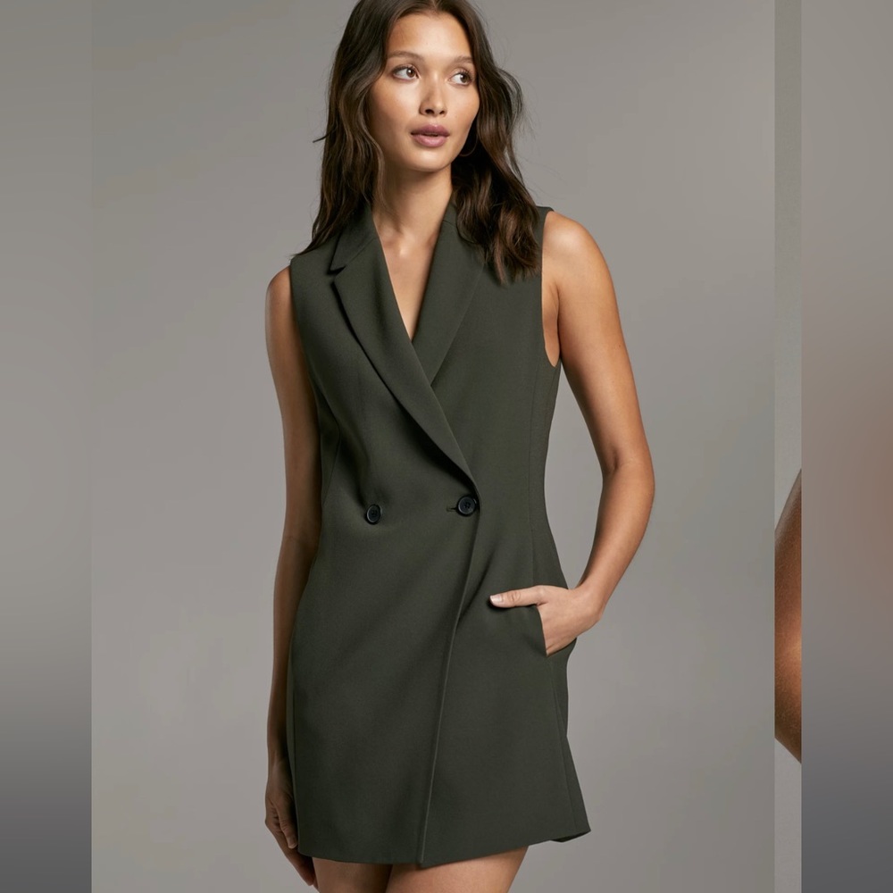 Aritzia Babaton Vest Blazer in Size 4 BNWT BLACK